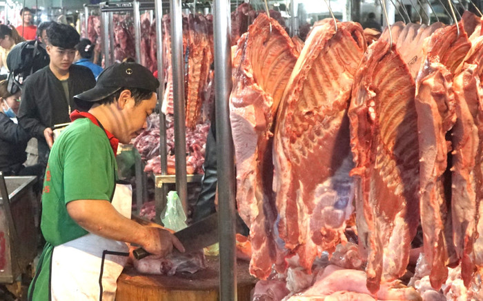 Giá thịt heo tăng phi mã, tiểu thương và người tiêu dùng gặp khó Ảnh 2