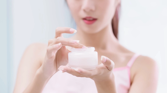 Vệ sinh cơ thể sạch sẽ, bôi dưỡng ẩm cho cơ thể là cách được nhiều người áp dụng để tránh bệnh ngoài da. Ảnh: Sưu tầm