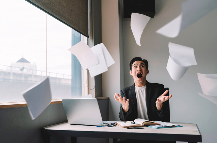 Công việc hằng ngày, niềm vui cá nhân, gia đình, bạn bè..khiến không ít các chàng trai, cô gái gặp khó khăn trong việc quản lý thời gian. Ảnh: Sưu tầm