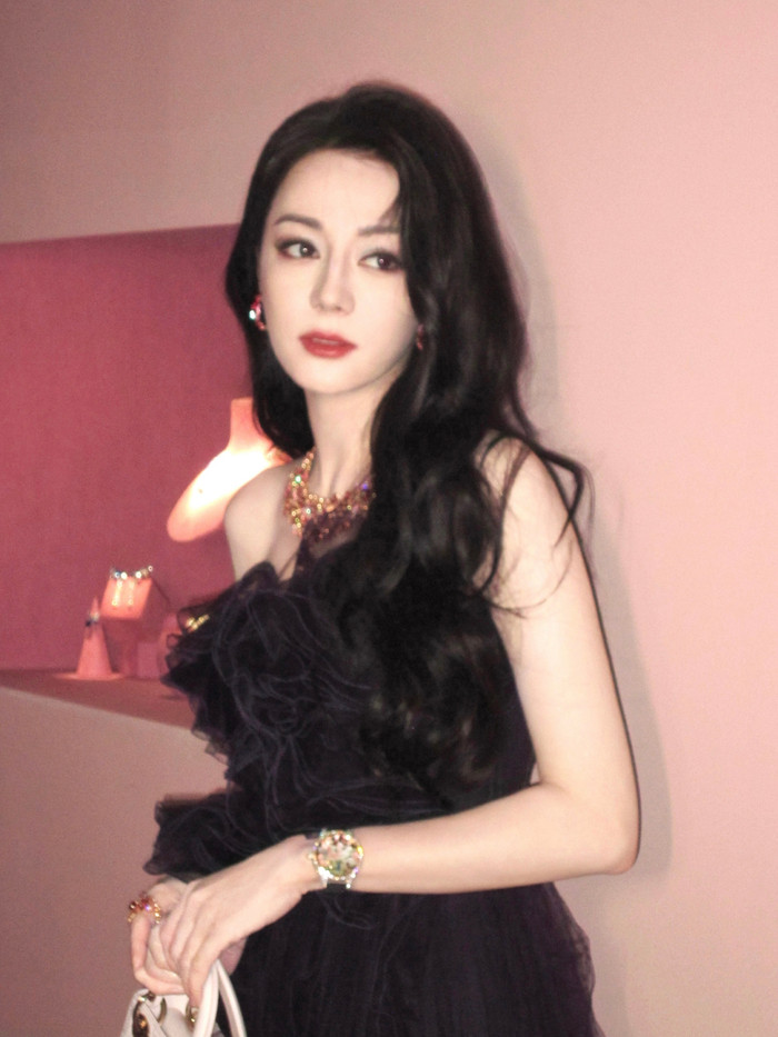 Địch Lệ Nhiệt Ba (Ảnh: Weibo)