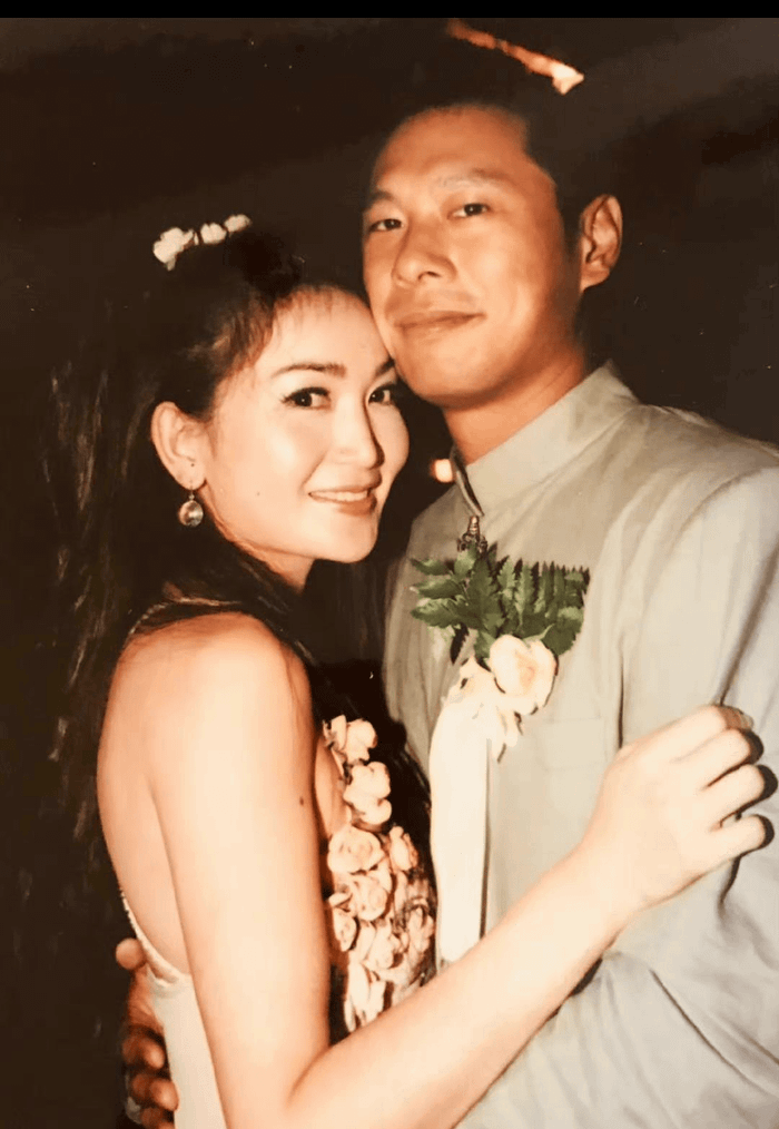 Trải qua nhiều thăng trầm, Ôn Bích Hà và Hà Tổ Quang đã có thể ở bên nhau. (Ảnh: Baidu)