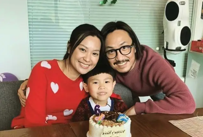 Hình ảnh hiếm hoi nam diễn viên Trịnh Trung Cơ chụp chung với vợ và con trai. Ảnh: Sưu tầm