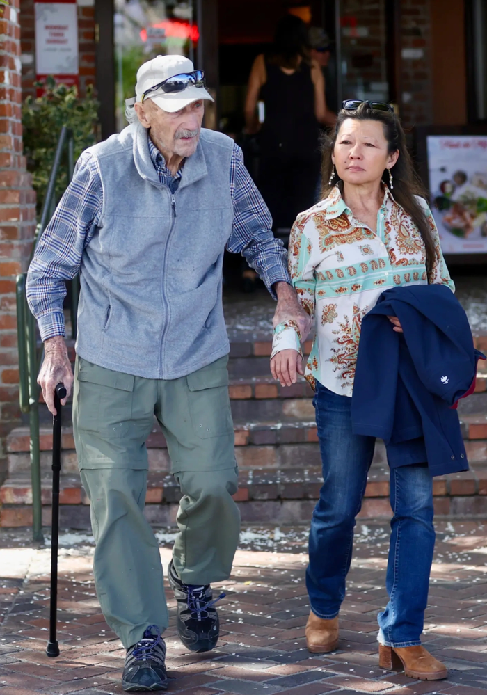 Nam diễn viên Gene Hackman lập di chúc từ năm 1995, trao toàn bộ tài sản hơn 2000 tỷ đồng của mình cho vợ là Betsy Arakawa. (Ảnh: Splash)