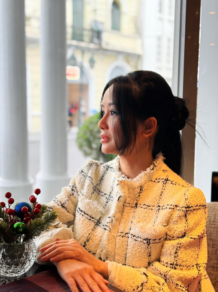 Nhiều người gửi lời thăm hỏi sức khoẻ và động viên tinh thần nữ ca sĩ Hồng Nhung. (Ảnh: FBNV)