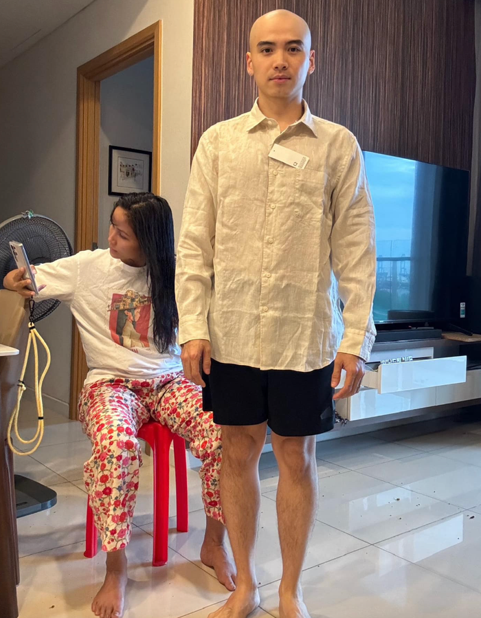 Chồng H'Hen Niê sở hữu tích cách dí dỏm, anh thường đăng những tấm ảnh đời thường, mộc mạc của vợ. Ảnh: FBNV