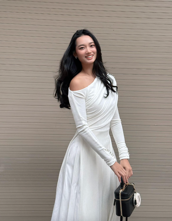 Á hậu Quỳnh Anh được đồn đoán là người kế nhiệm của Hoa hậu Kỳ Duyên tại Miss Universe. (Ảnh: FBNV)