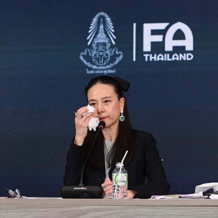 Madam Pang khóc trong ngày công bố FAT nợ tiền. Ảnh: Madam Pang