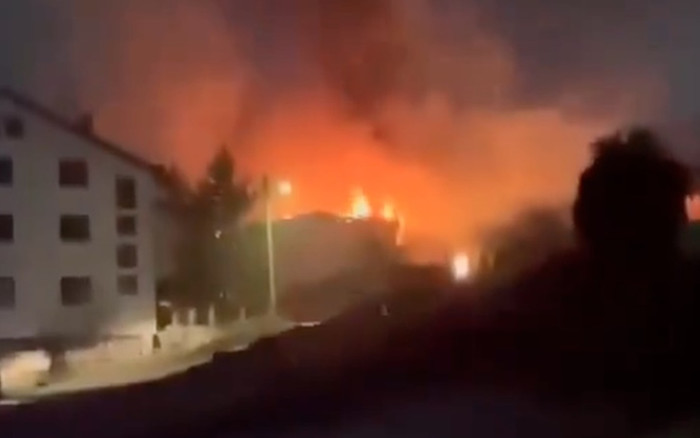 Thảm kịch hỏa hoạn khiến 59 người thiệt mạng, 155 người bị thương: Gia đình khóc nghẹn ngoài bệnh viện Ảnh 2