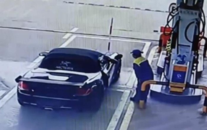 Người đàn ông lái Porsche đổ xăng 1,7 triệu đồng xong bỏ chạy, nhận cái kết 'ê chề' sau ba ngày Ảnh 2