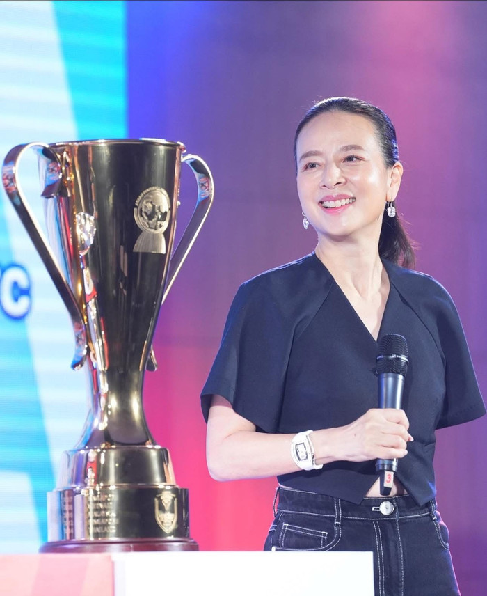 Madam Pang đóng góp rất lớn cho bóng đá Thái Lan. Ảnh: Madam Pang