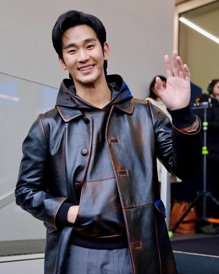 Dù từng lên tiếng thừa nhận chuyện tình cảm với Kim Sae Ron, nhưng Kim Soo Hyun vẫn chưa đưa ra lời giải thích rõ ràng về câu chuyện này. Ảnh: Sưu tầm