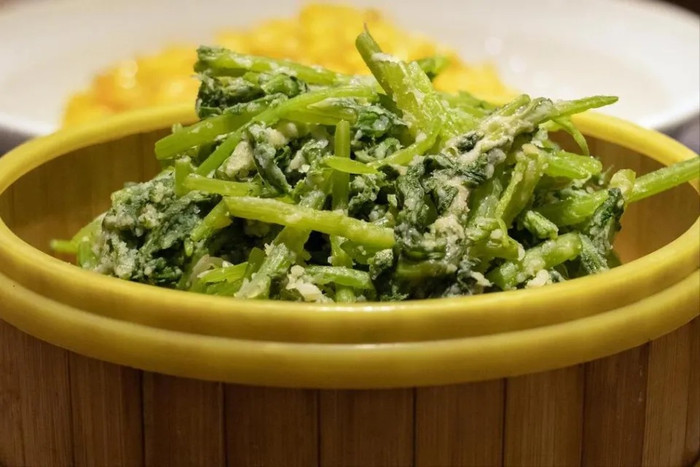 Món rau cải cúc hấp thơm ngon. (Ảnh minh họa từ Internet)