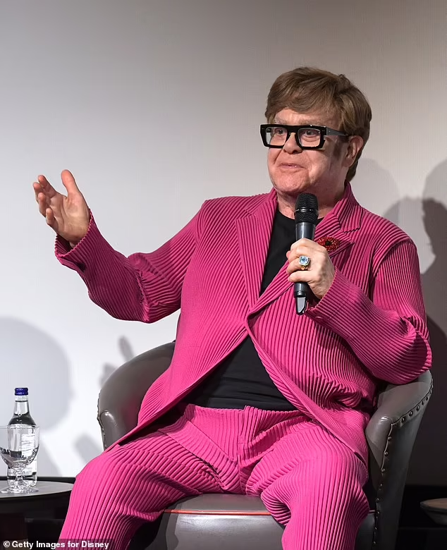 Nam ca sĩ 77 tuổi gặp khó khăn trong việc ký album sau khi bị mất thị lực Ảnh 1