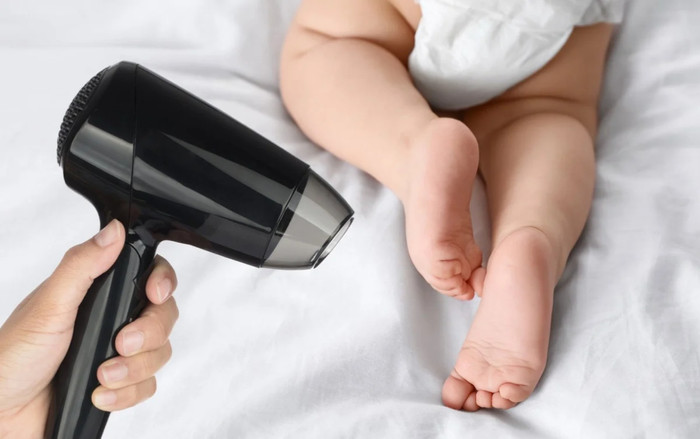 Người mẹ ngủ quên khi sấy khô giường, hậu quả xảy ra với con gái sơ sinh khiến cô ân hận Ảnh 2