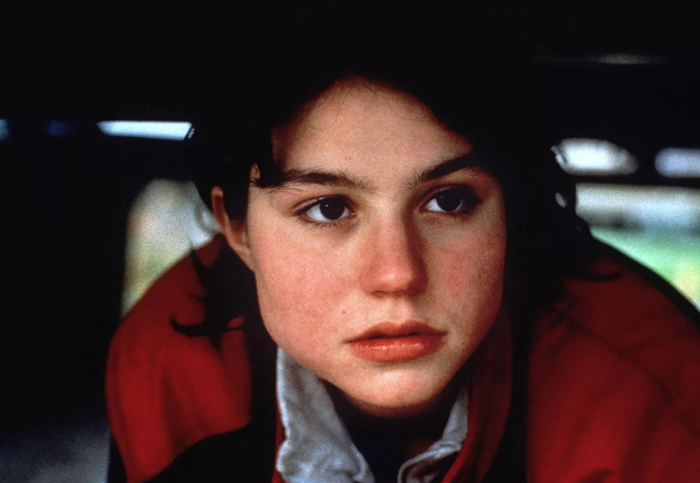 Nhan sắc của nữ diễn viên Émilie Dequenne khi tham gia bộ phim Rosetta vào năm 1999. (Ảnh: Chụp màn hình)