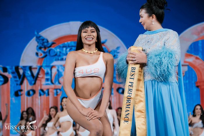 Đại diện Surat Thani trình diễn 'lố' nhất vẫn đoạt giải Best Performance. (Ảnh: Miss Grand Thailand)