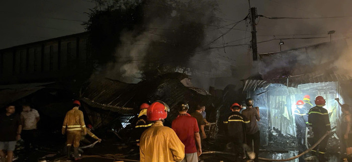 Nhiều tiểu thương thiệt hại về tài sản sau sự cố cháy chợ Thanh Đa. (Ảnh Fanpage 60 giây)