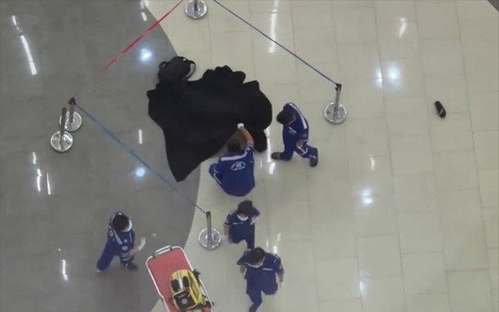 Điều tra vụ thiếu niên 16 tuổi tử vong nghi do rơi lầu ở Vạn Hạnh Mall Ảnh 2