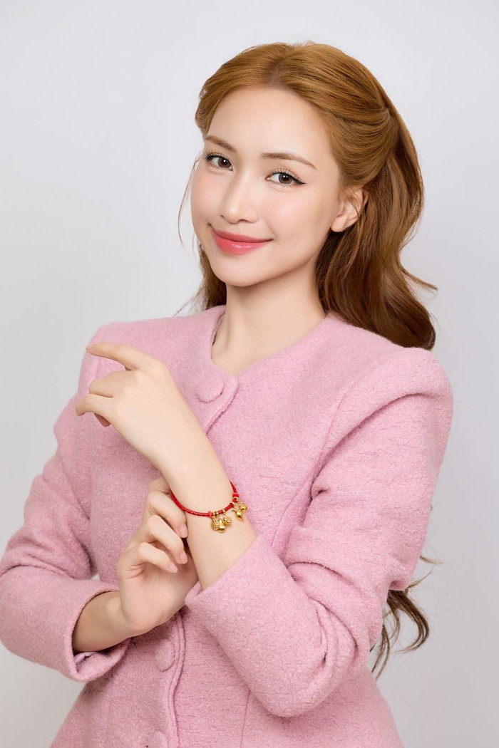Hòa Minzy nhiều lần trở thành nạn nhân cho các chiêu trò lừa đảo trên mạng xã hội. (Ảnh: FBNV)