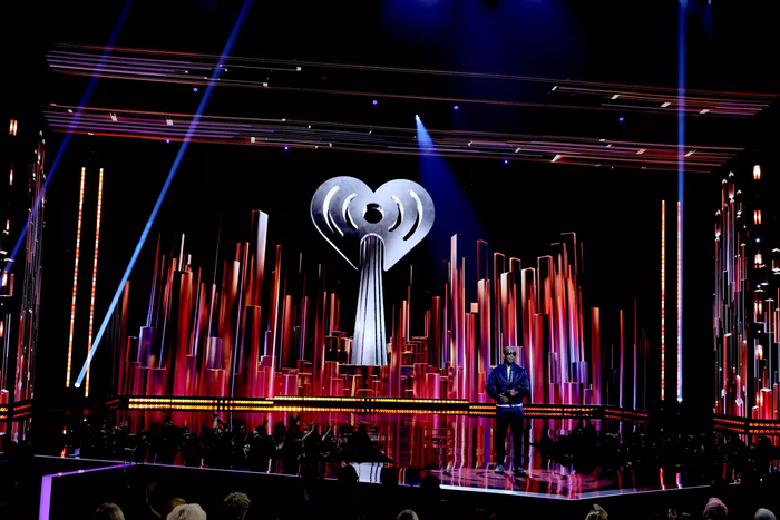Taylor Swift vắng mặt vẫn 'thống trị' iHeartRadio 2025, Lady Gaga tỏa sáng Ảnh 1