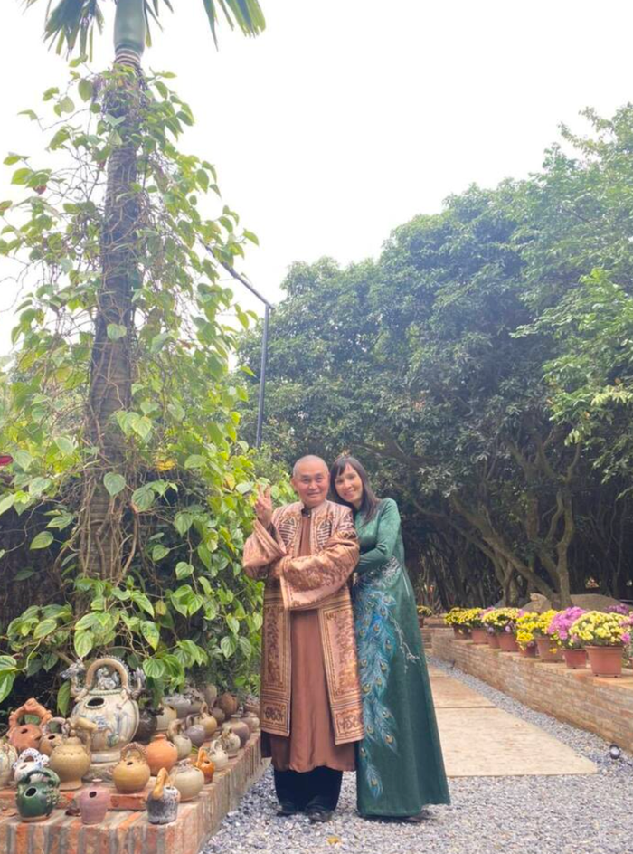 Nghệ sĩ Xuân Hinh luôn thể hiện sự trân trọng, thấu hiểu dành cho vợ. Ảnh: Sưu tầm