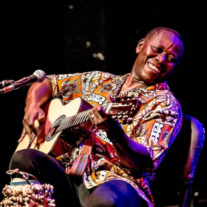 Aurelio Martinez là một trong những nghệ sĩ Garifuna nổi tiếng nhất.