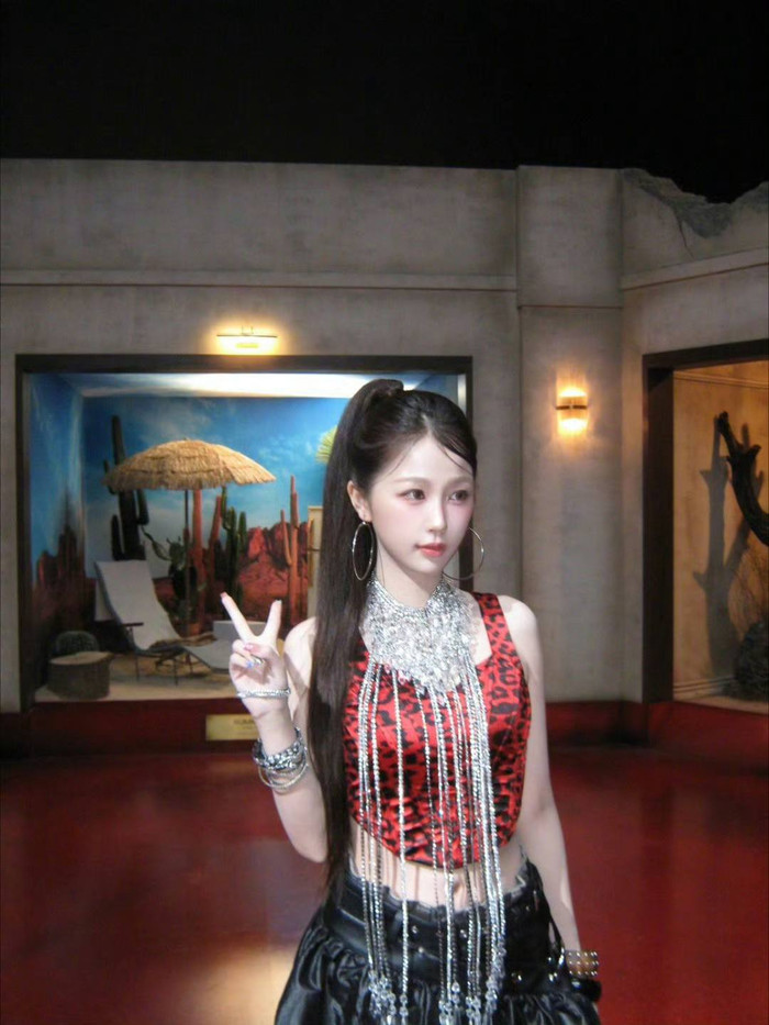 Hiện tại, làn sóng chỉ trích nhắm vào nữ diễn viên Ngu Thư Hân vẫn chưa có dấu hiệu hạ nhiệt. Ảnh: Sưu tầm