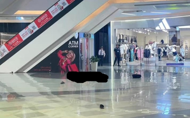 Vụ thiếu niên rơi lầu tại Vạn Hạnh Mall: Công an ghi nhận gì sau khi trích camera? Ảnh 2