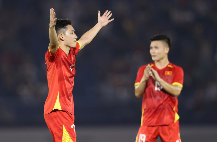 Hai Long ghi bàn cho tuyển Việt Nam. Ảnh: Anh Đồng