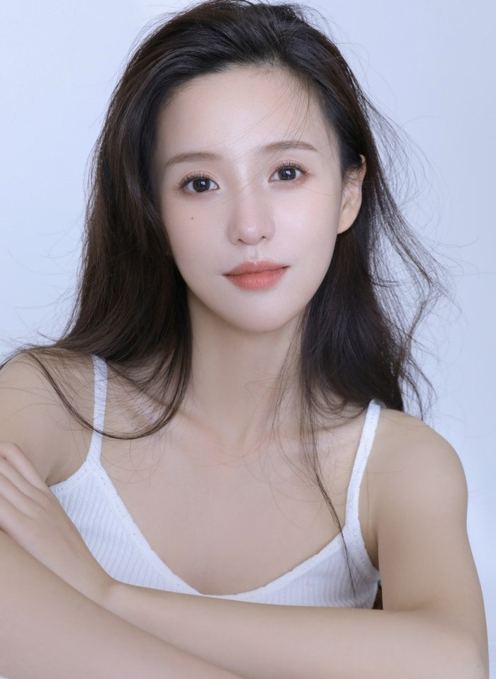 Trần Tư Triệt suy sụp nghiêm trọng sau khi bị bạn trai 'cắm sừng'. (Ảnh Weibo)