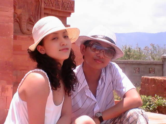 Showbiz 24h: Khánh Thi chia sẻ hình ảnh chụp với Phan Hiển từ năm 2009. Ảnh: FBNV