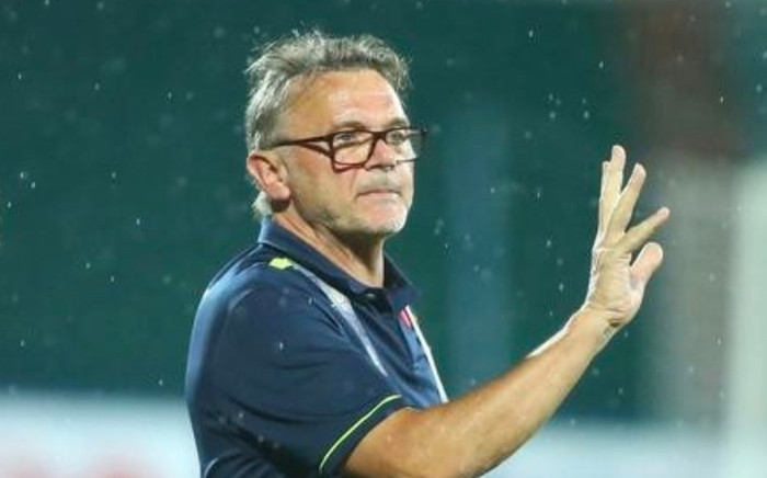 Gáo nước lạnh cho HLV Troussier Ảnh 2