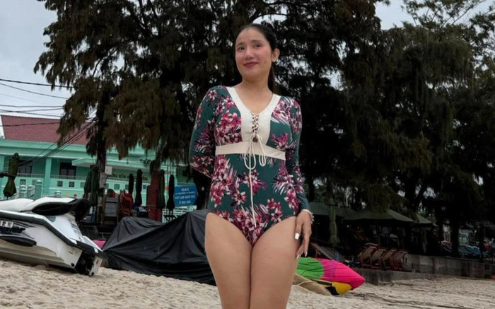 Cát Tường mộc mạc với bikini Ảnh 2