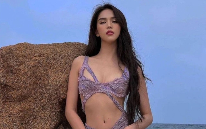 Mặc đồ xuyên thấu 'mát mẻ', Ngọc Trinh lộ khuyết điểm trên da Ảnh 2