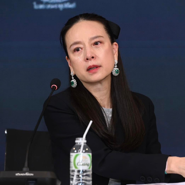 Madam Pang nói trong nước mắt khi công bố bị tòa tuyên án phải bồi thường gần 300 tỷ đồng. Ảnh: FBNV