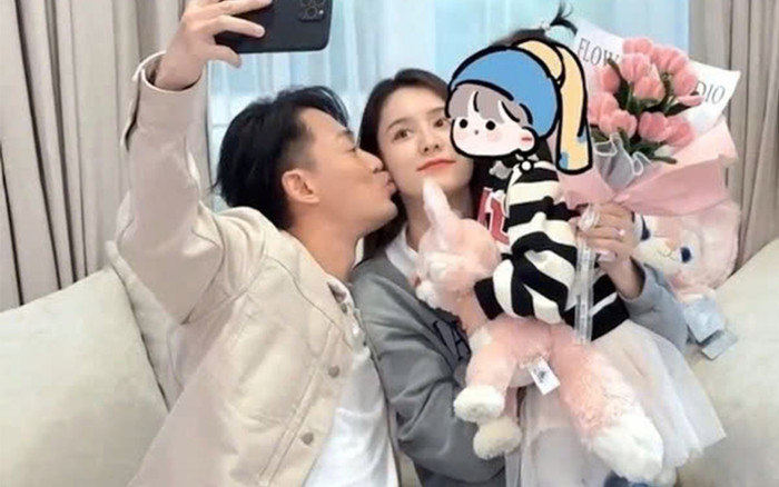 Vợ nam diễn viên nổi tiếng 2 lần kiểm tra hành lý của bảo mẫu trước khi nghỉ việc Ảnh 2