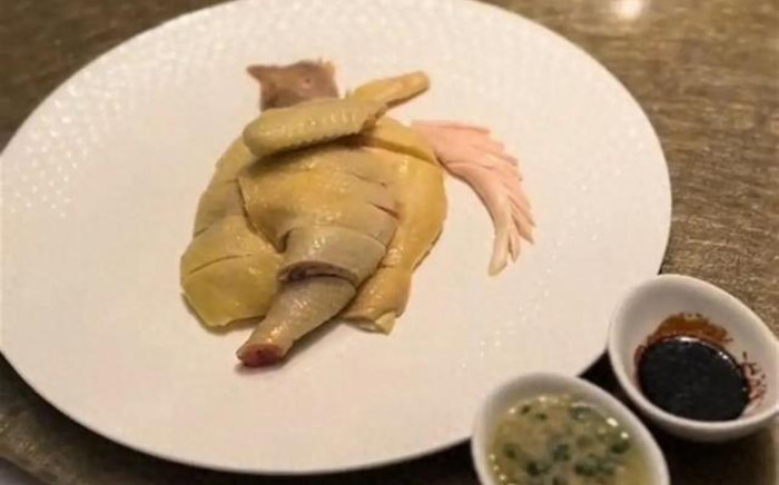 Ăn nửa con gà ở nhà hàng với giá 1,6 triệu đồng, khách hàng bức xúc trước lời giải thích của nhân viên Ảnh 2