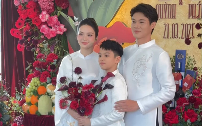 Ảnh nét căng lễ ăn hỏi của Quỳnh Lương và Tiến Phát, biểu cảm con riêng nữ diễn viên gây chú ý Ảnh 2