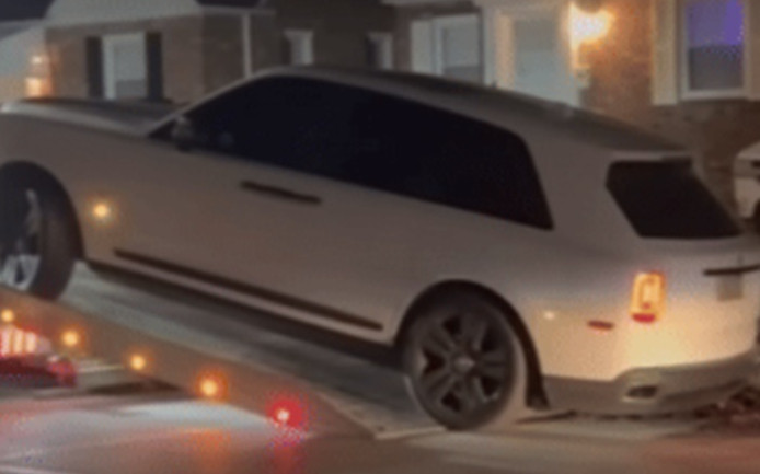 Người đàn ông thuê siêu xe 36 tỷ đồng để đi cướp ngân hàng Ảnh 2