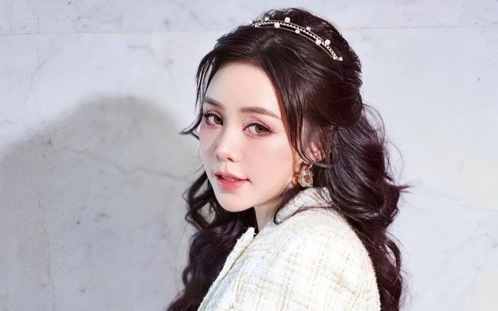 'Con gái' Quỳnh Kool: Xinh đẹp như búp bê, cát-sê cực khủng ở tuổi lên 8 Ảnh 2