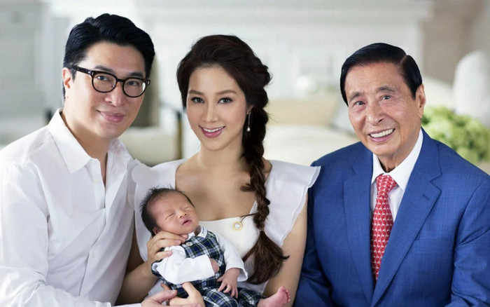 Nữ diễn viên nổi tiếng lao đao sau khi bố chồng tỷ phú qua đời Ảnh 2