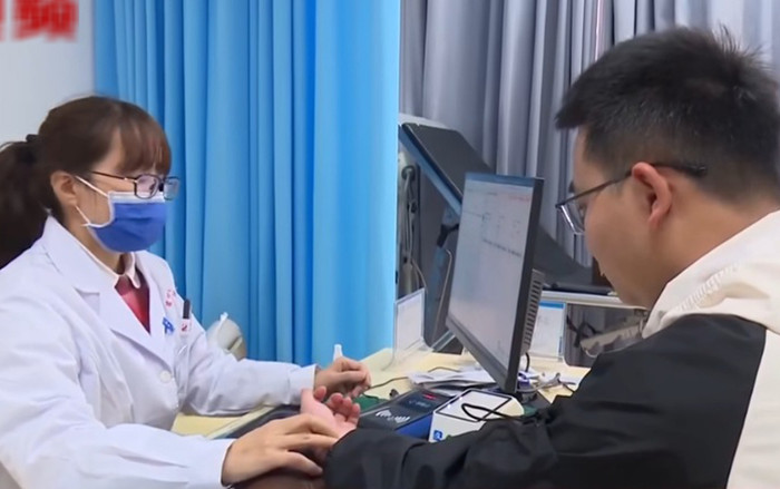 Người đàn ông ăn 3 quả chuối mỗi ngày chữa ung thư, sau 7 tháng nghe bác sĩ kết luận Ảnh 2