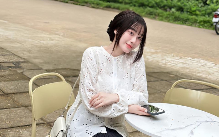 Vợ xinh như hoa khôi của Hồ Văn Cường Ảnh 2