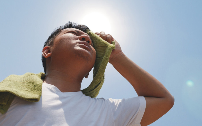 Người dân cần làm gì để không bị sốc nhiệt mùa nắng nóng? Ảnh 2