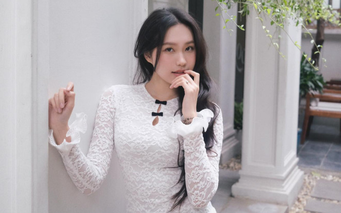 Vợ Đoàn Văn Hậu và nét cuốn hút trái ngược Ảnh 2