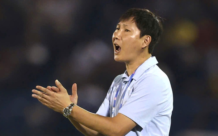 HLV Kim Sang Sik thua xa so với sự cao tay của ông Park Ảnh 2
