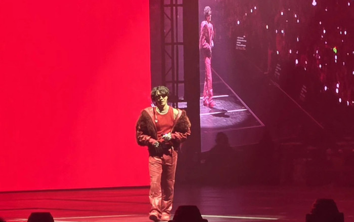 J-Hope bị quấy rối khi biểu diễn, fan phẫn nộ: 'Đây là hành động không thể chấp nhận được' Ảnh 2