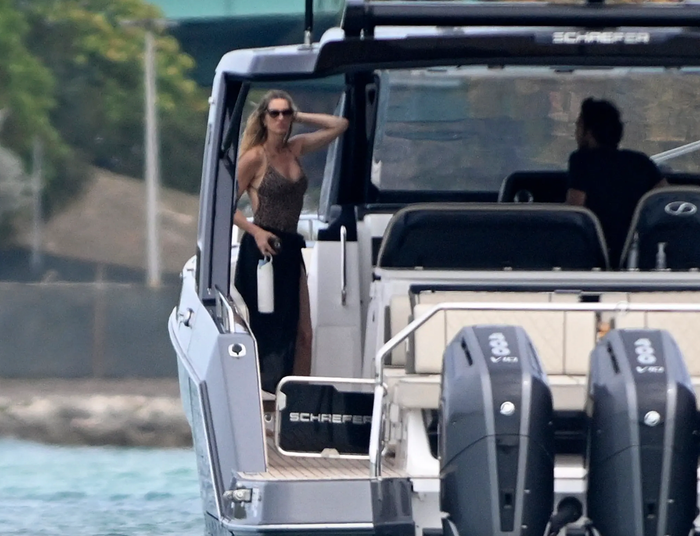 Gisele Bundchen về dáng nhanh chóng chỉ sau 1 tháng sinh con. (Ảnh: Page Six)