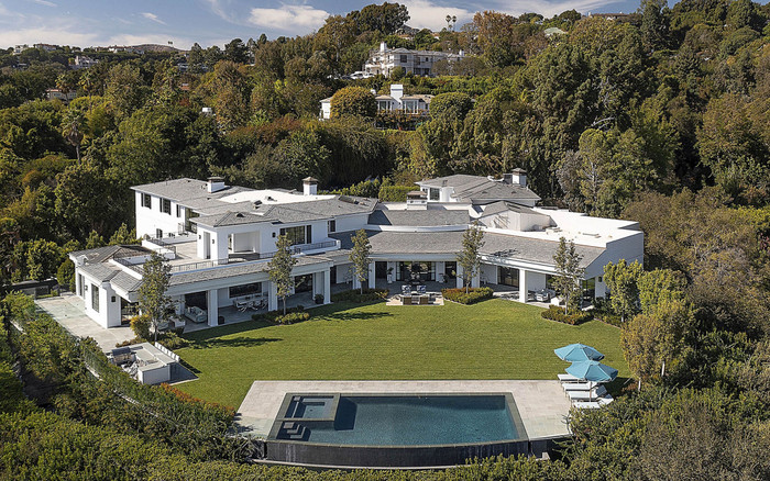 Nữ ca sĩ mua biệt thự gần 460 tỷ đồng sau khi ly hôn chồng Ảnh 2