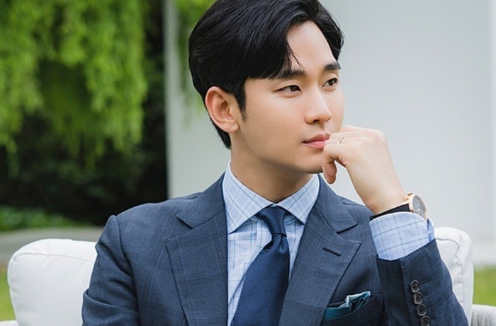 Showbiz 24h: Kim Soo Hyun khẳng định từng yêu Kim Sae Ron nhưng lúc đó cô đã 18 tuổi. Ảnh: Netflix